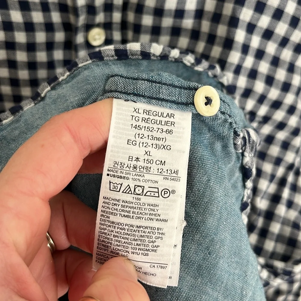 Like-new GAP Kids boys gingham plaid check button down shirt